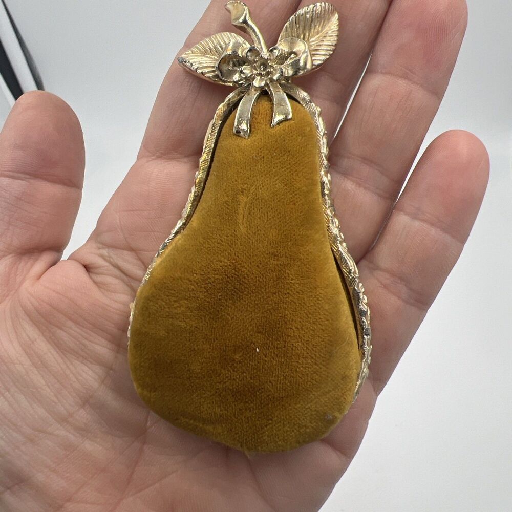 RARE Vintage 50's Gold Toned Metal Pear Velvet Sewing Pin Cushion READ Art deco - Picture 2 of 9